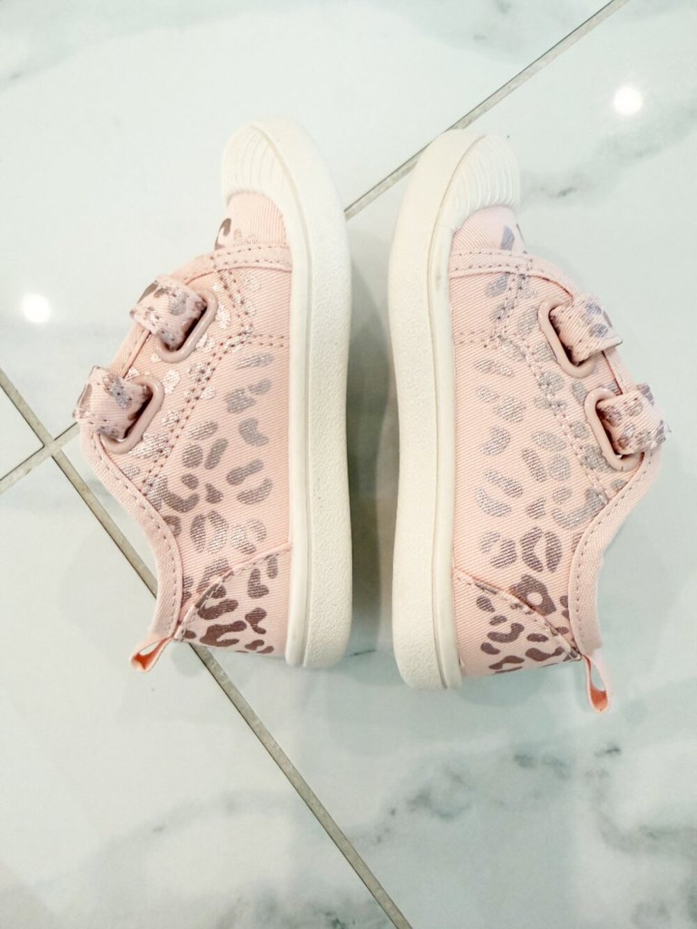 Cat & Jack Pink 7 Toddler Parker Hook and Loop Closure Leopard Print Sneakers - Picture 6 of 8